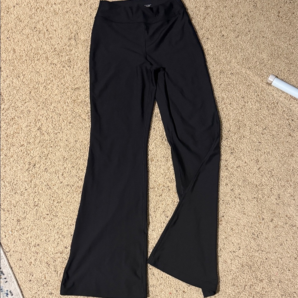 Old Navy Women's Black High Rise Flare Leggings